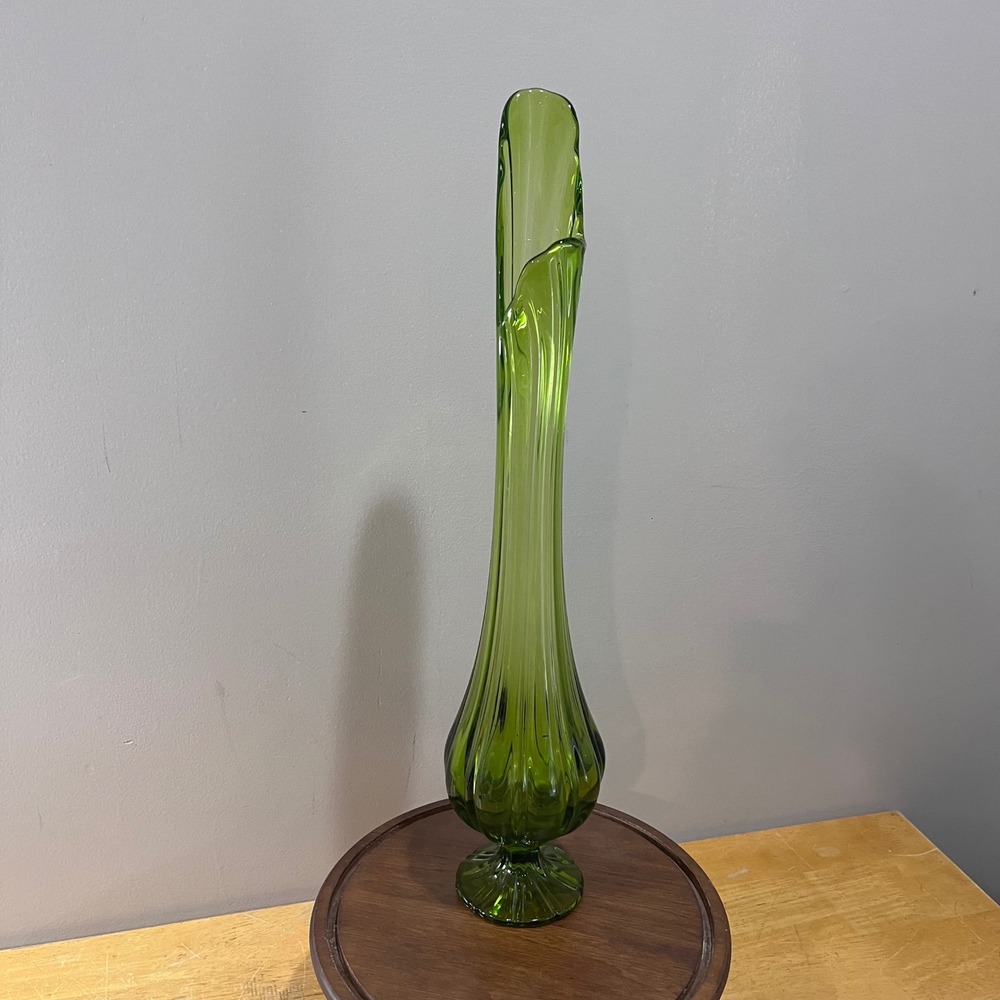 Vtg LE Smith Column Swung Vase 21.5" Avocado Green Ribbed Pedestal Glass Vase